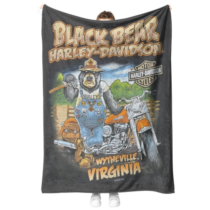 Harley_Davidson_Black_Bear_Blanket_Gift__V_Blanket_Model_Mockup.png