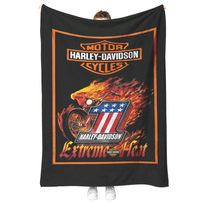 Harley_Davidson_Extreme_Heat_Blanket_Gif_V_Blanket_Model_Mockup.png_15299266