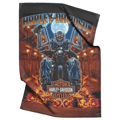 Harley_Davidson_Rustic_Skull_Velveteen_P_V_Blanket_Top_Bottom_Folds_Mockup.png
