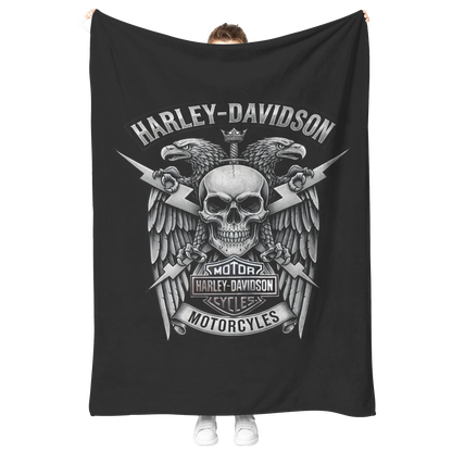 Harley_Davidson_Unleash_the_Legend_Soft__V_Blanket_Model_Mockup.png_15474376
