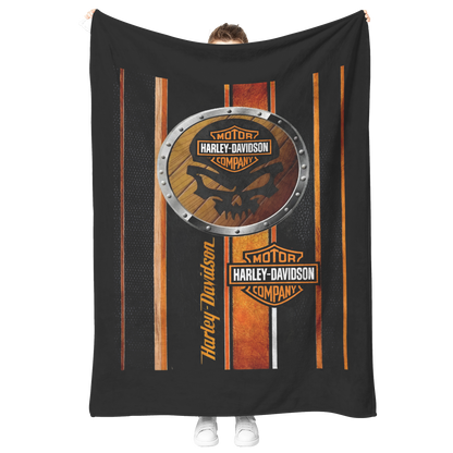 Skull_Shield_Willie_G_Harley_Davidson_Ve_V_Blanket_Model_Mockup.png_15666787